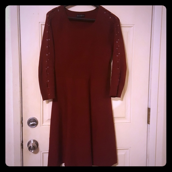 Red corset detail dress - Picture 2 of 7